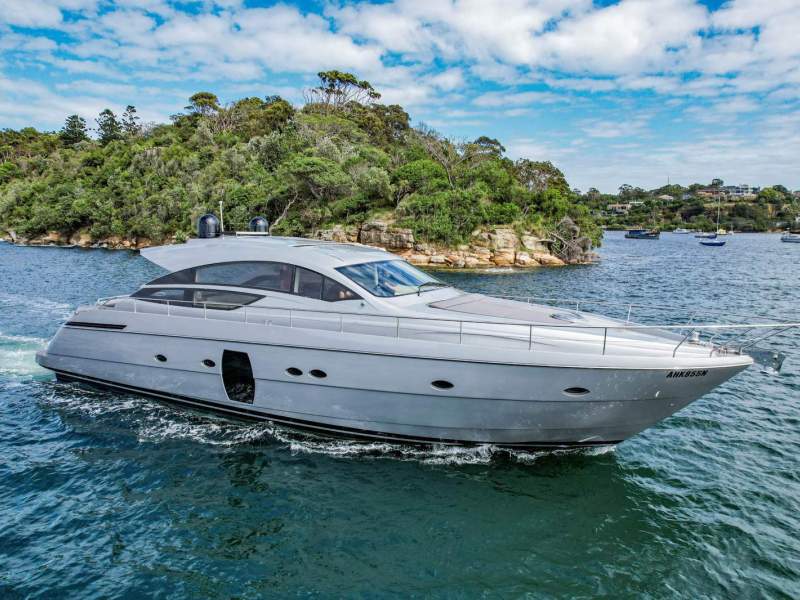 Pershing 64