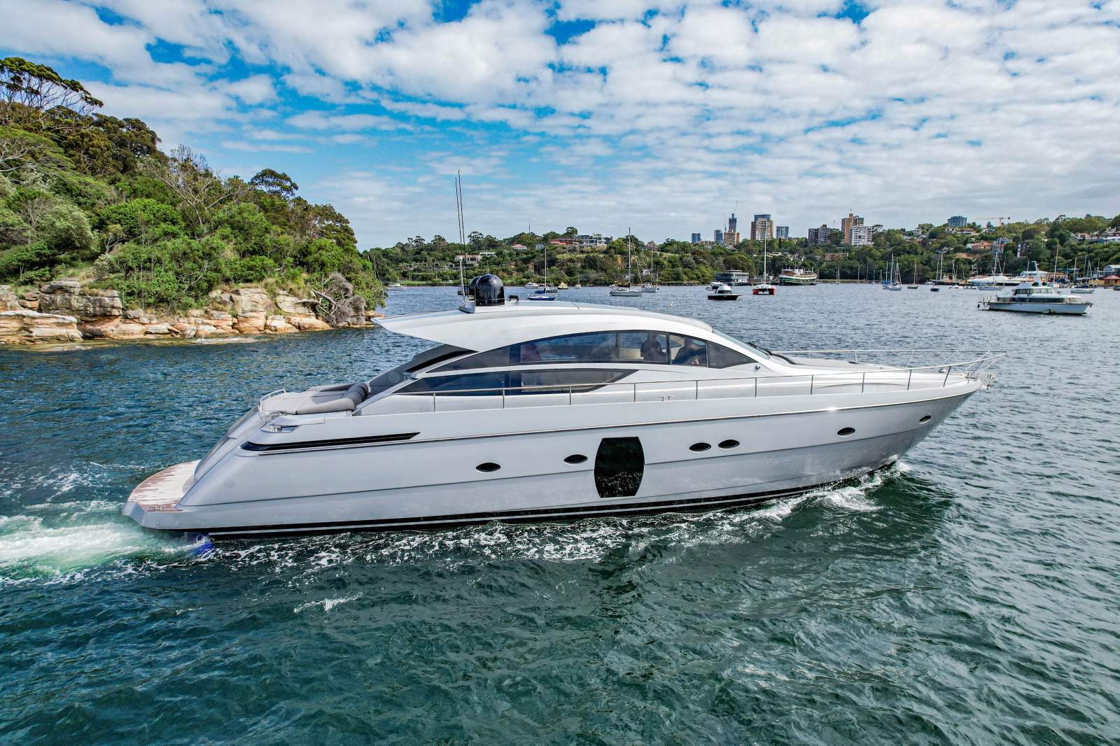 Pershing 64