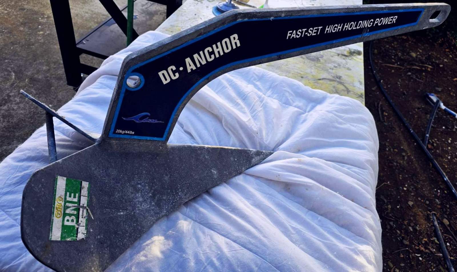 DC DELTA STYLE GALVANISED ANCHOR 20Kg (44Lb) AS NEW