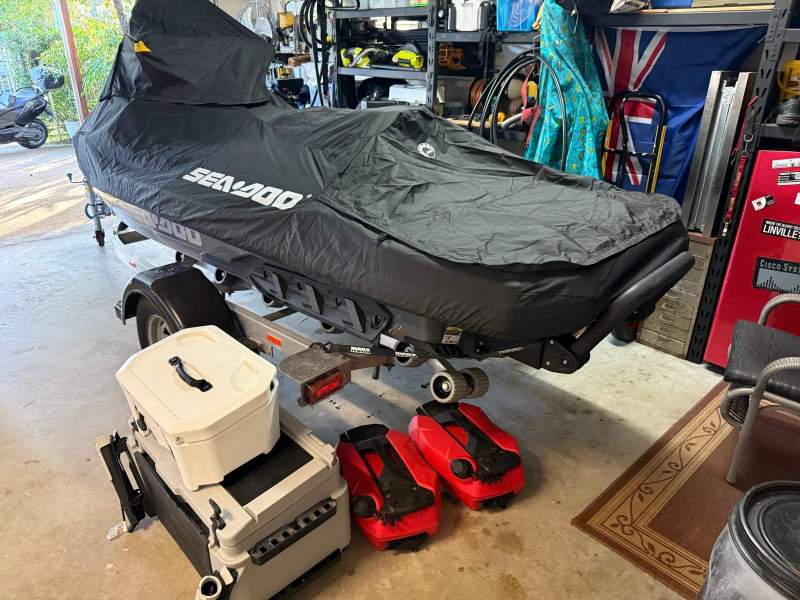 Sea-Doo Explorer Pro 170 2023 with Trailer and Accesories