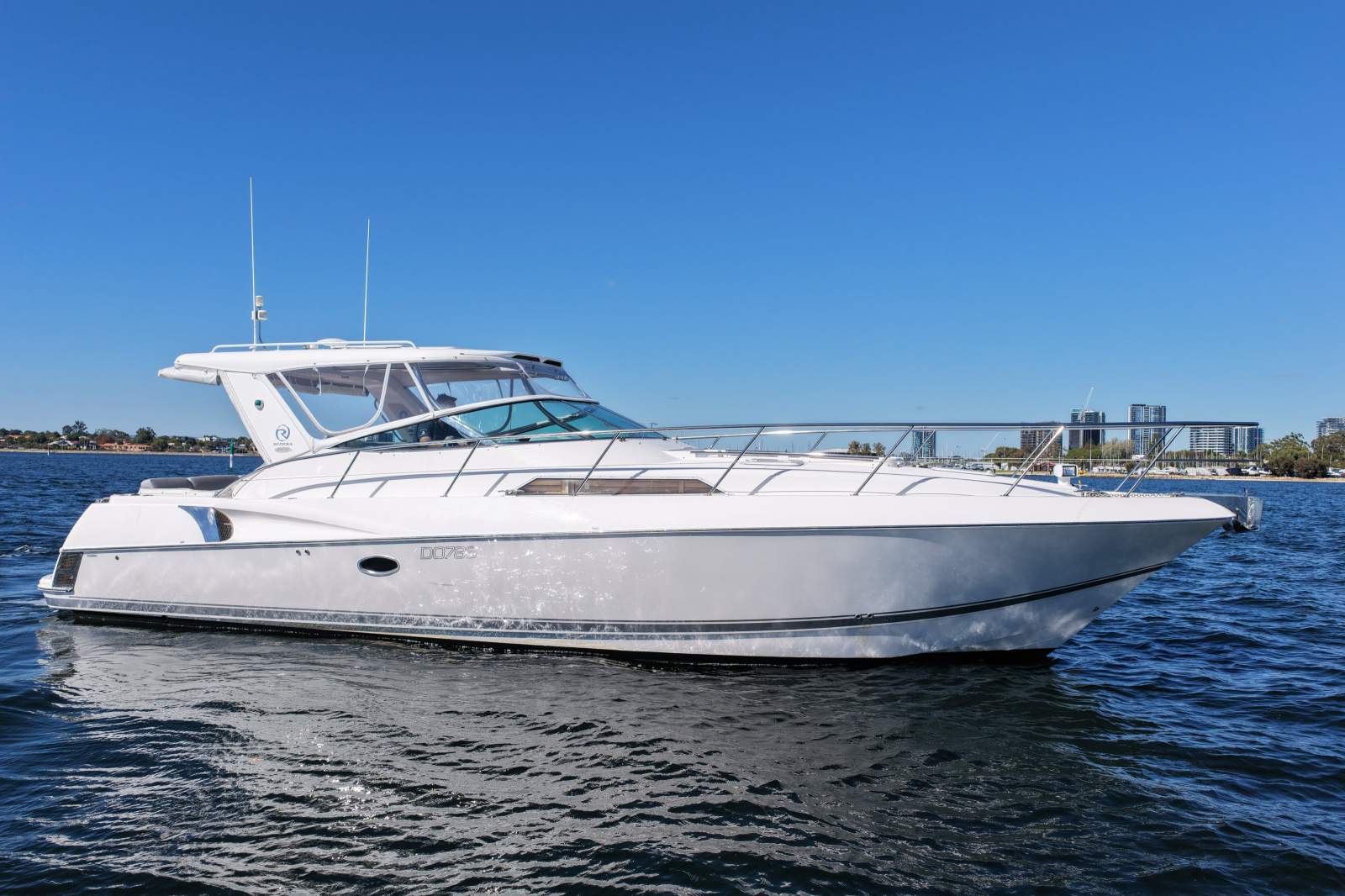 Riviera M400 Sports Cruiser