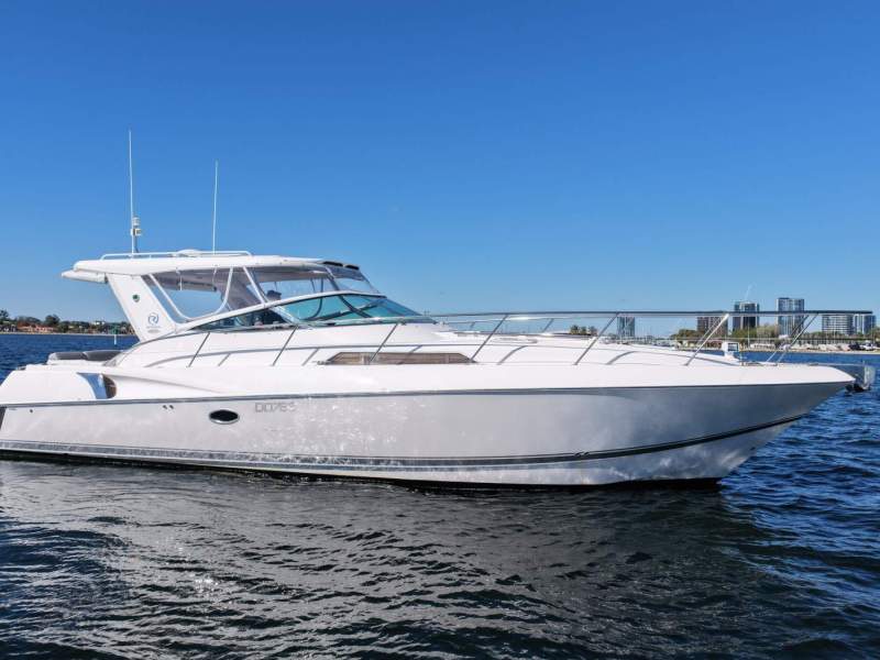 Riviera M400 Sports Cruiser