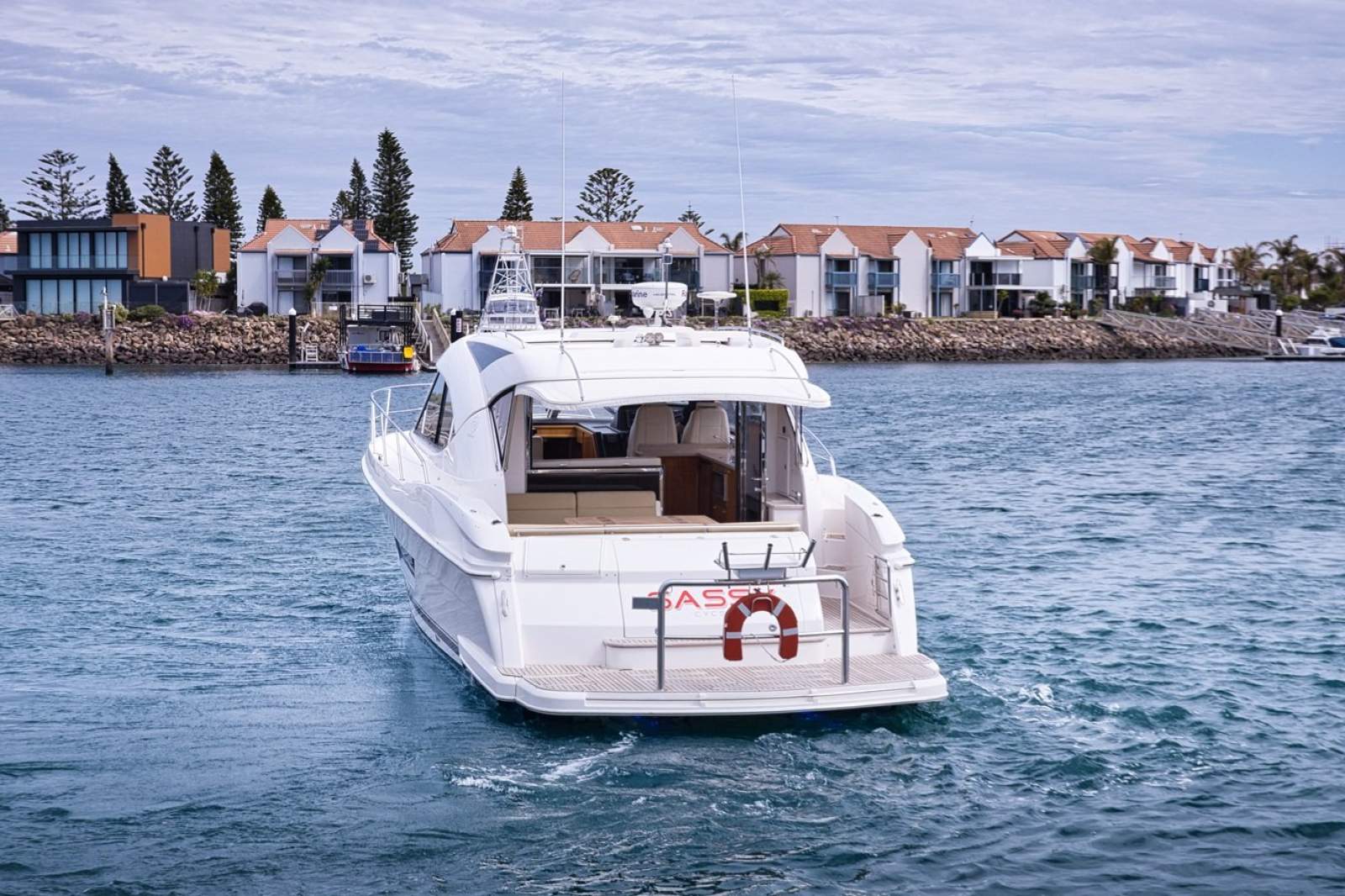 Riviera 4400 Sport Yacht Series II