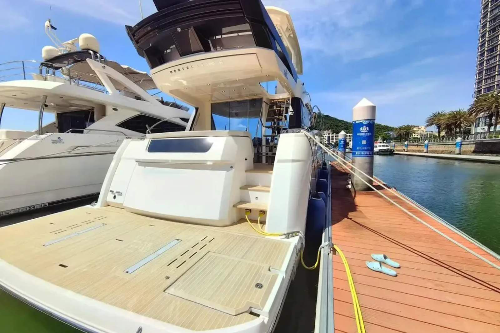 Monte Carlo Yachts MC6