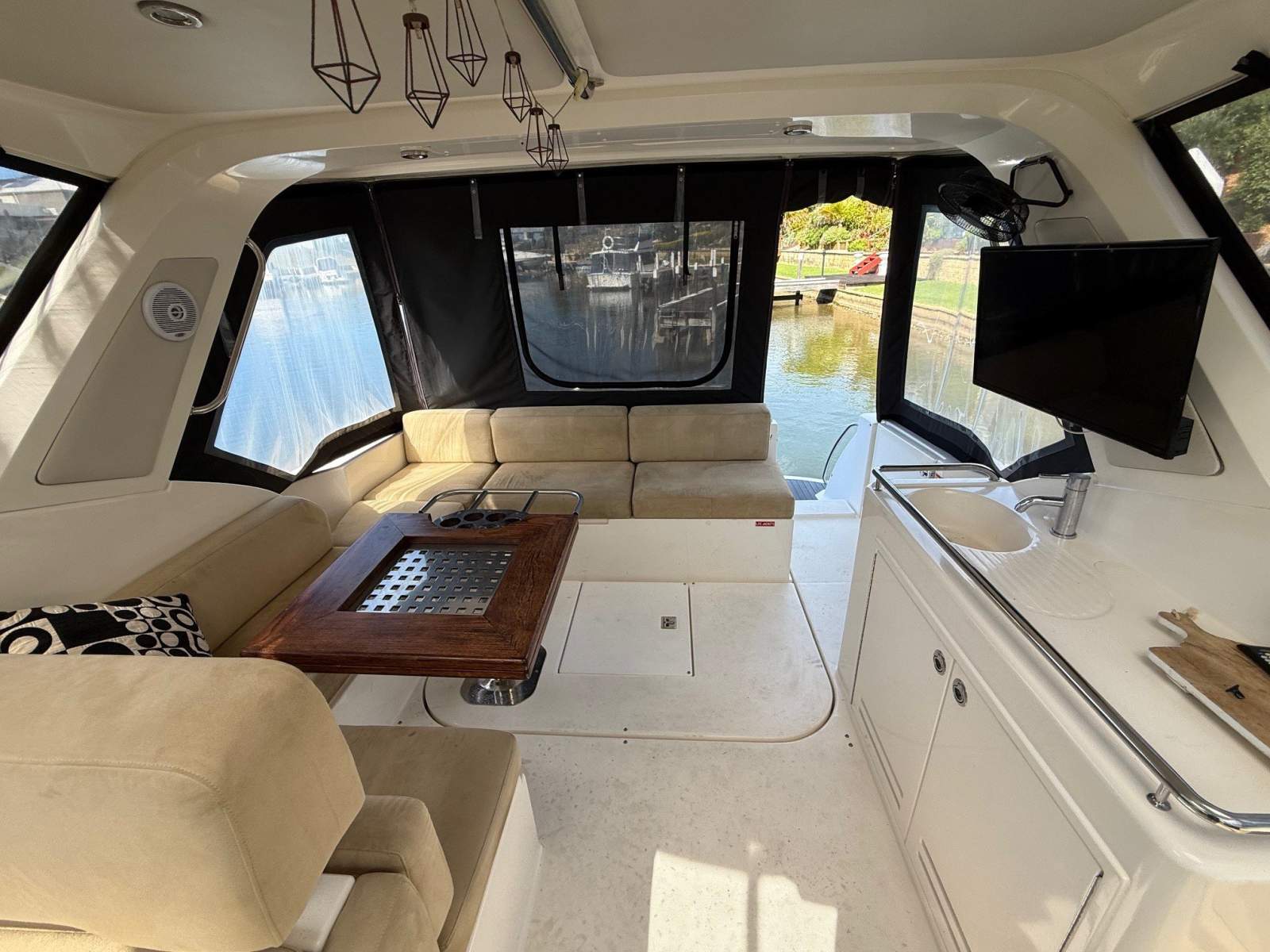  Riviera M400 Boat Brokers of Tasmania