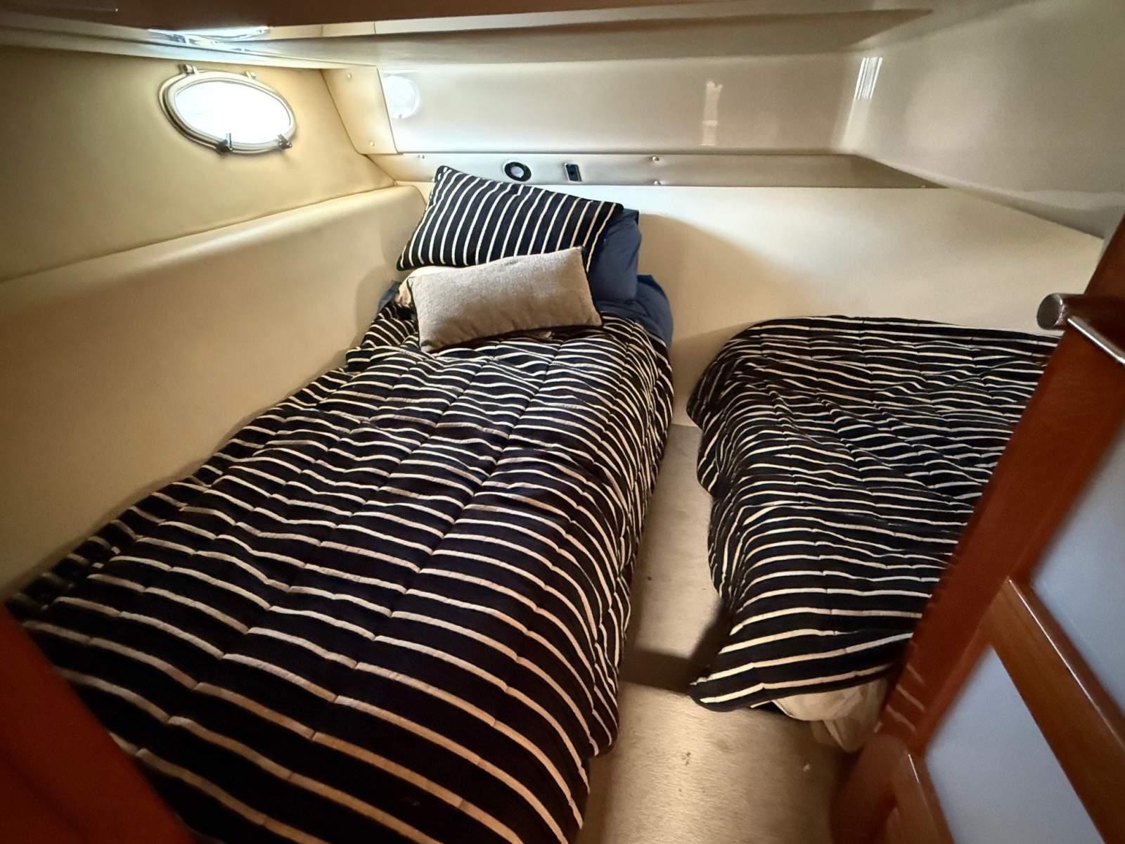  Riviera M400 Boat Brokers of Tasmania