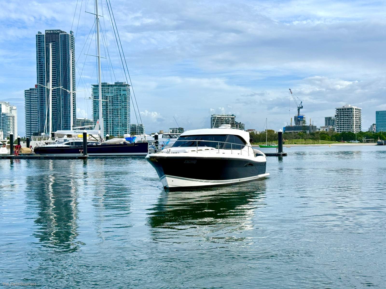Riviera 3600 Sport Yacht