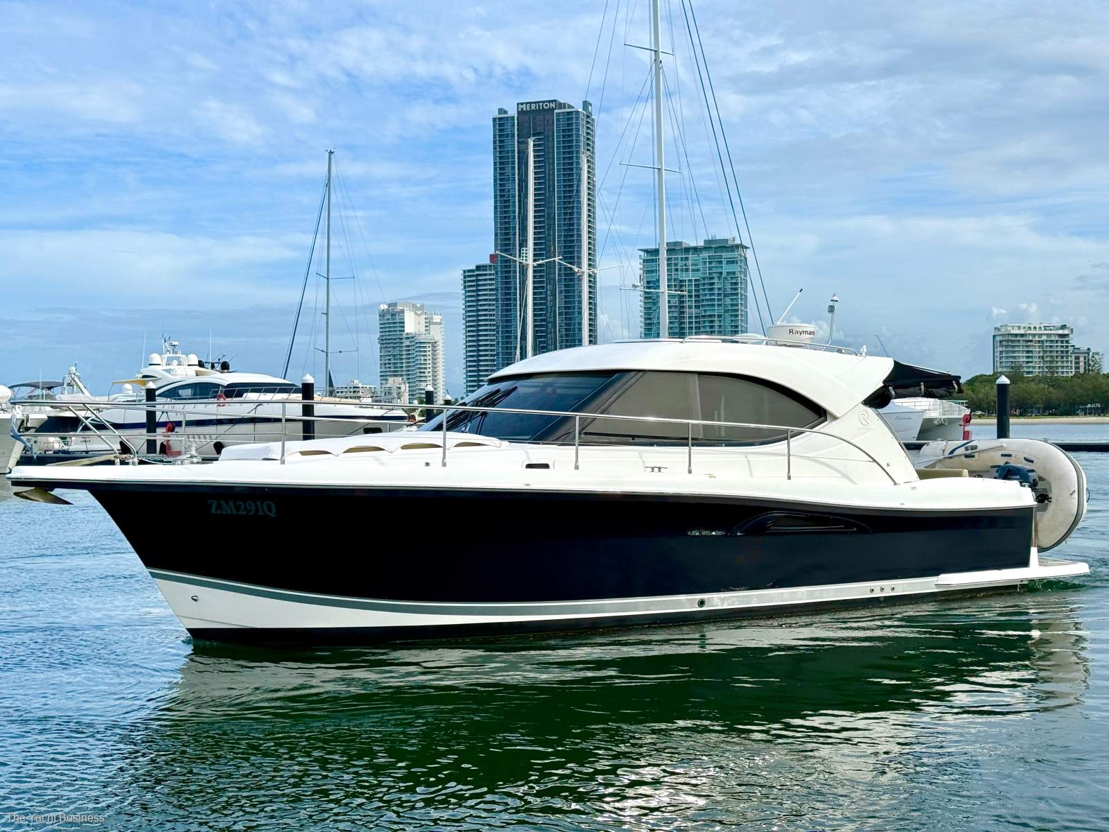 Riviera 3600 Sport Yacht