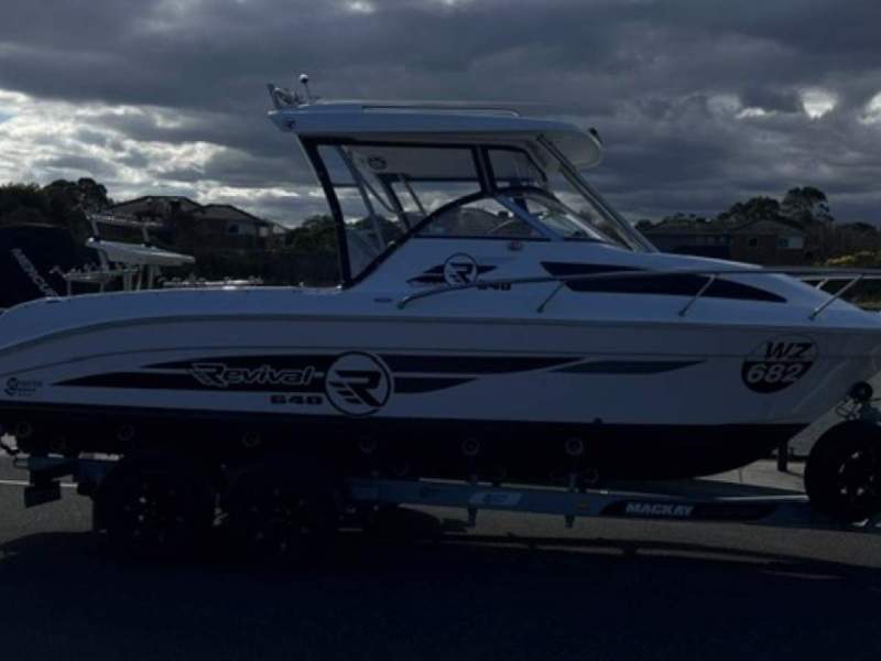 Revival R640 Offshore Hard Top
