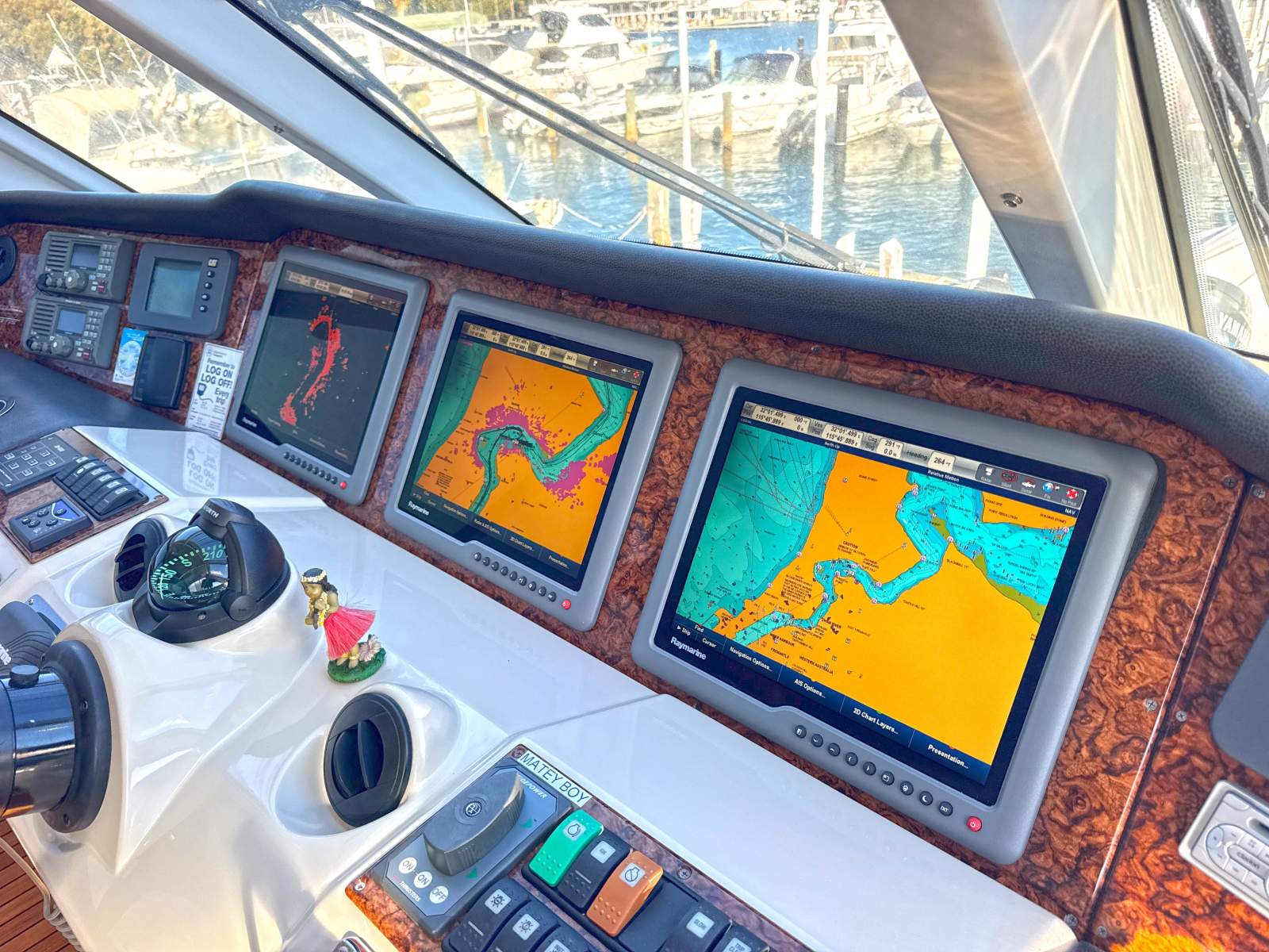 Riviera 56 Enclosed Flybridge - Stunning example of this magnificent model