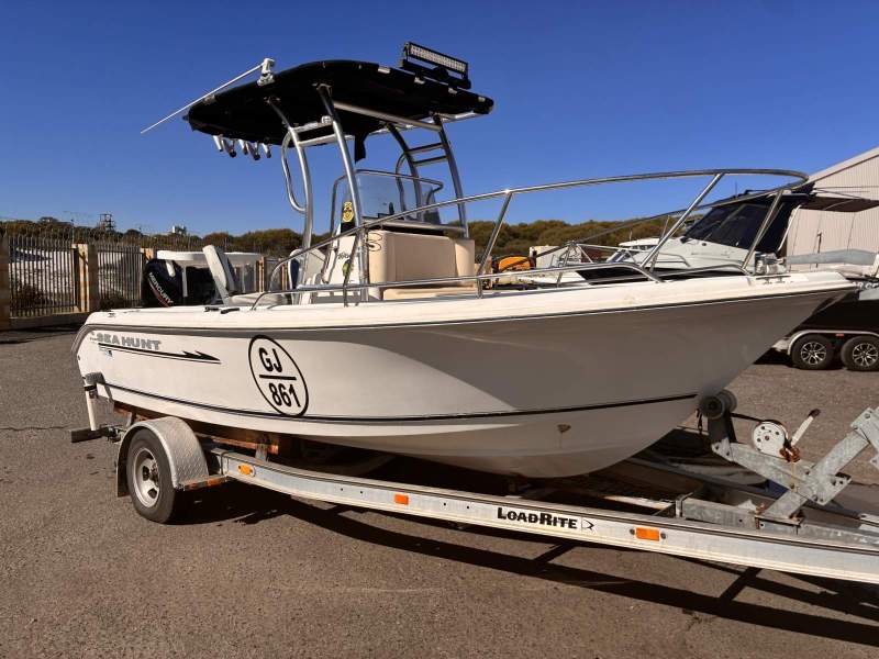 Sea Hunt Triton 186 Ready to fish
