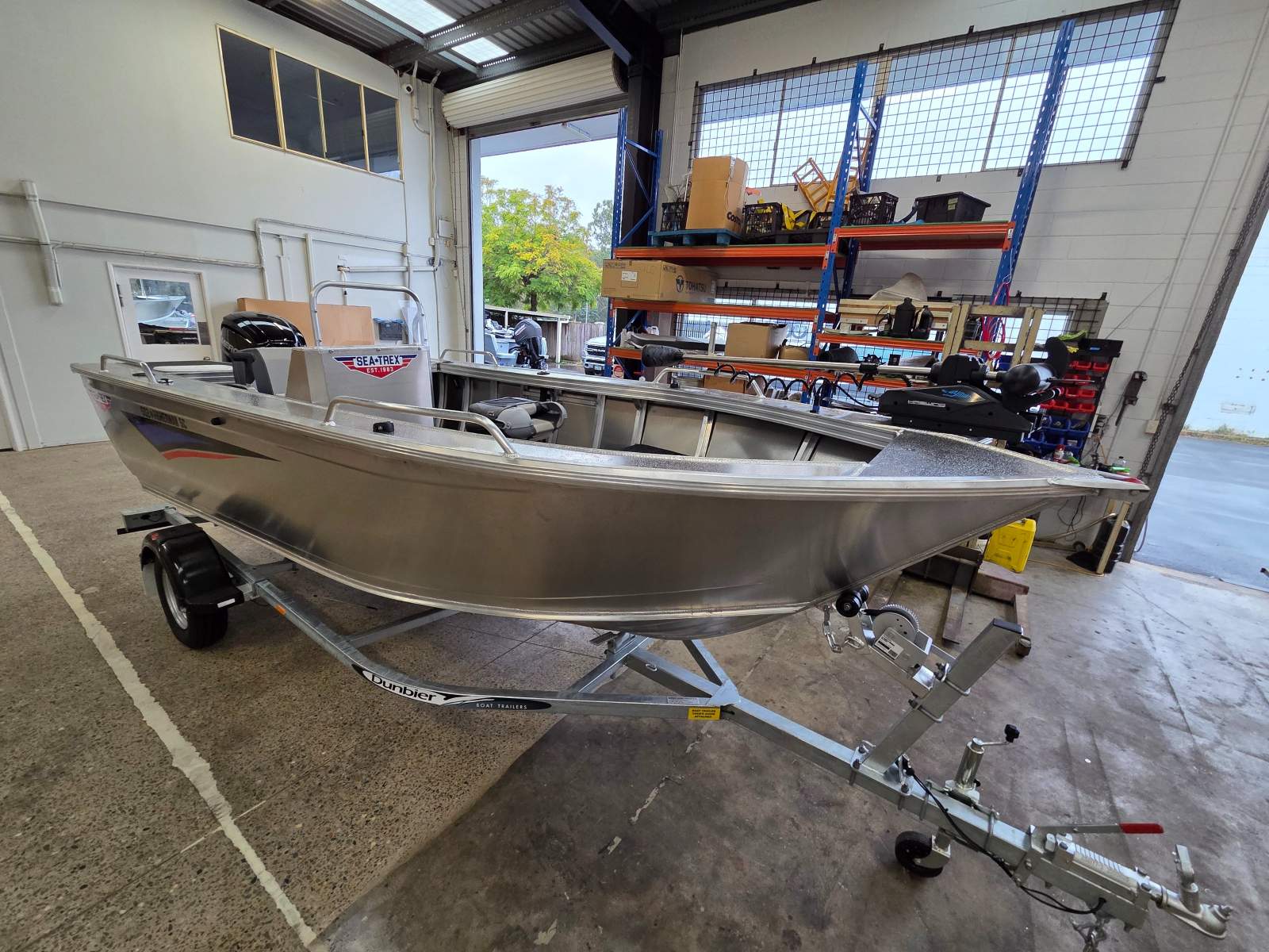 New Sea-Trex 502 Fisherman SC