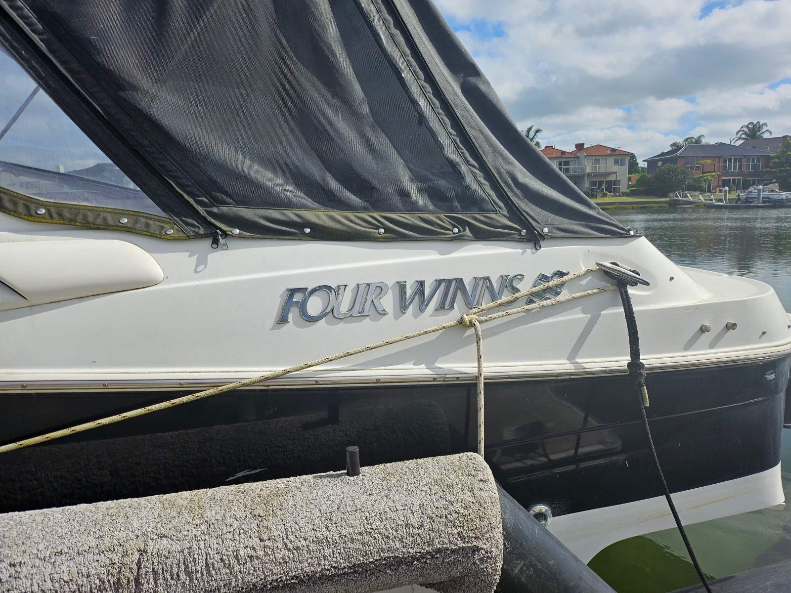 Four Winns Sundowner 285