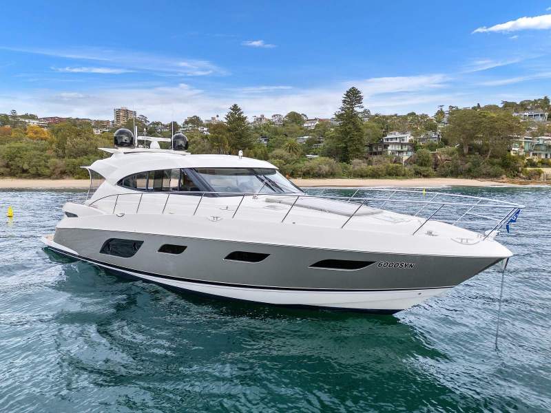Riviera 6000 Sport Yacht Platinum Edition