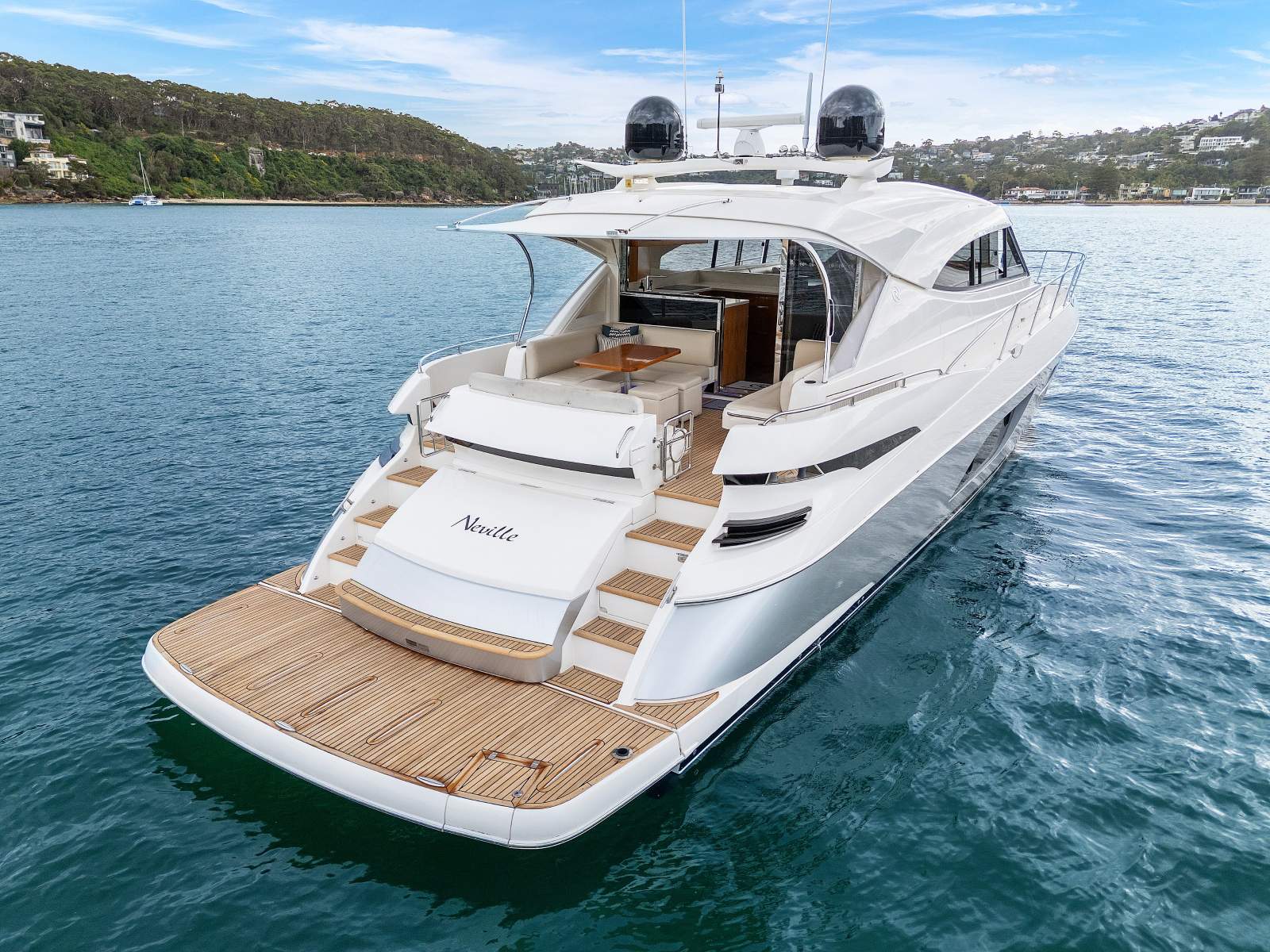 Riviera 6000 Sport Yacht Platinum Edition