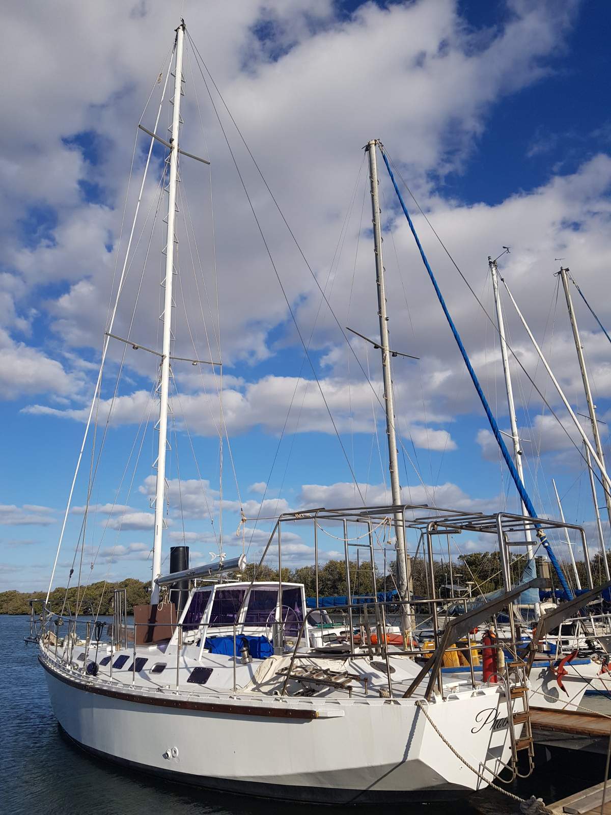 Bruce Roberts Mauritius Offshore 43ft