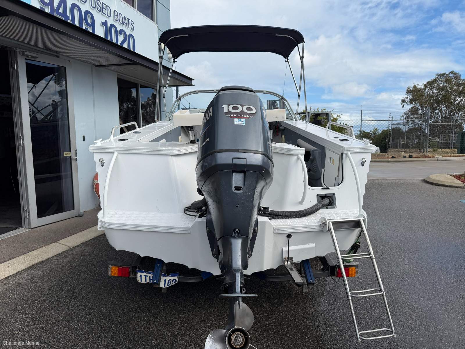 Quintrex 560 Coast Runner - Fresh wrap with Yamaha reliablitiy 100 HP 4 st