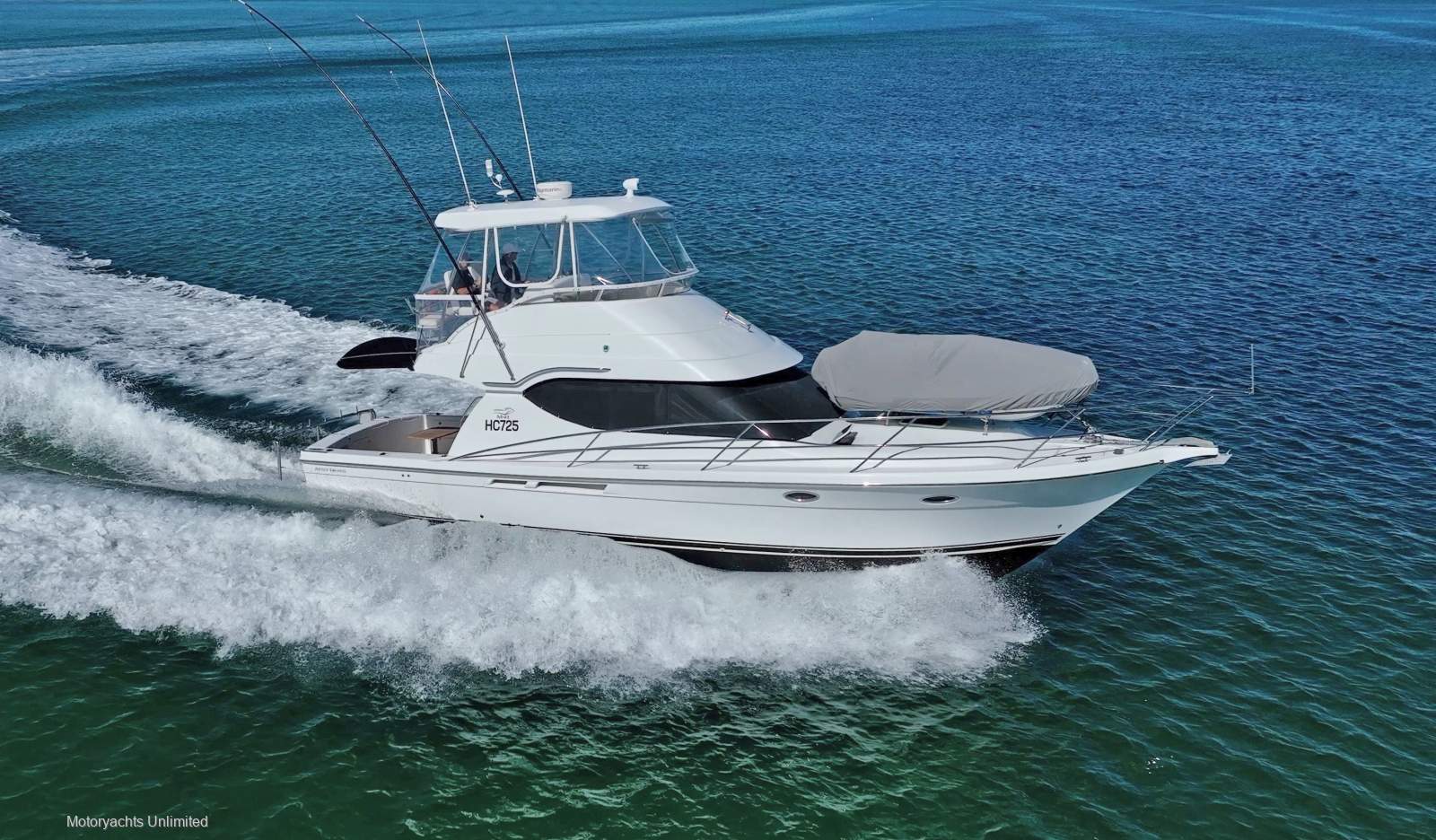 Mustang 4100 Flybridge Beautifully cared for family cruiser