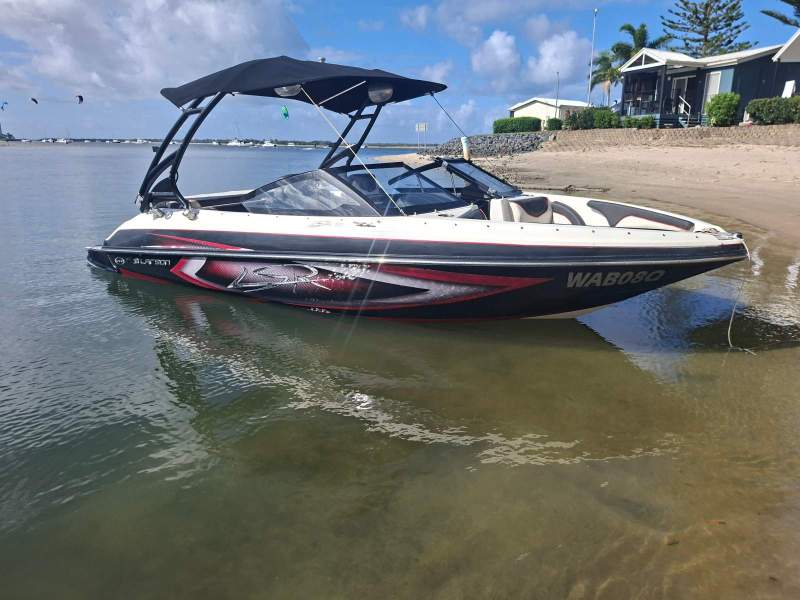 Larson LSR2000 Great family boat. Solid and reliable.