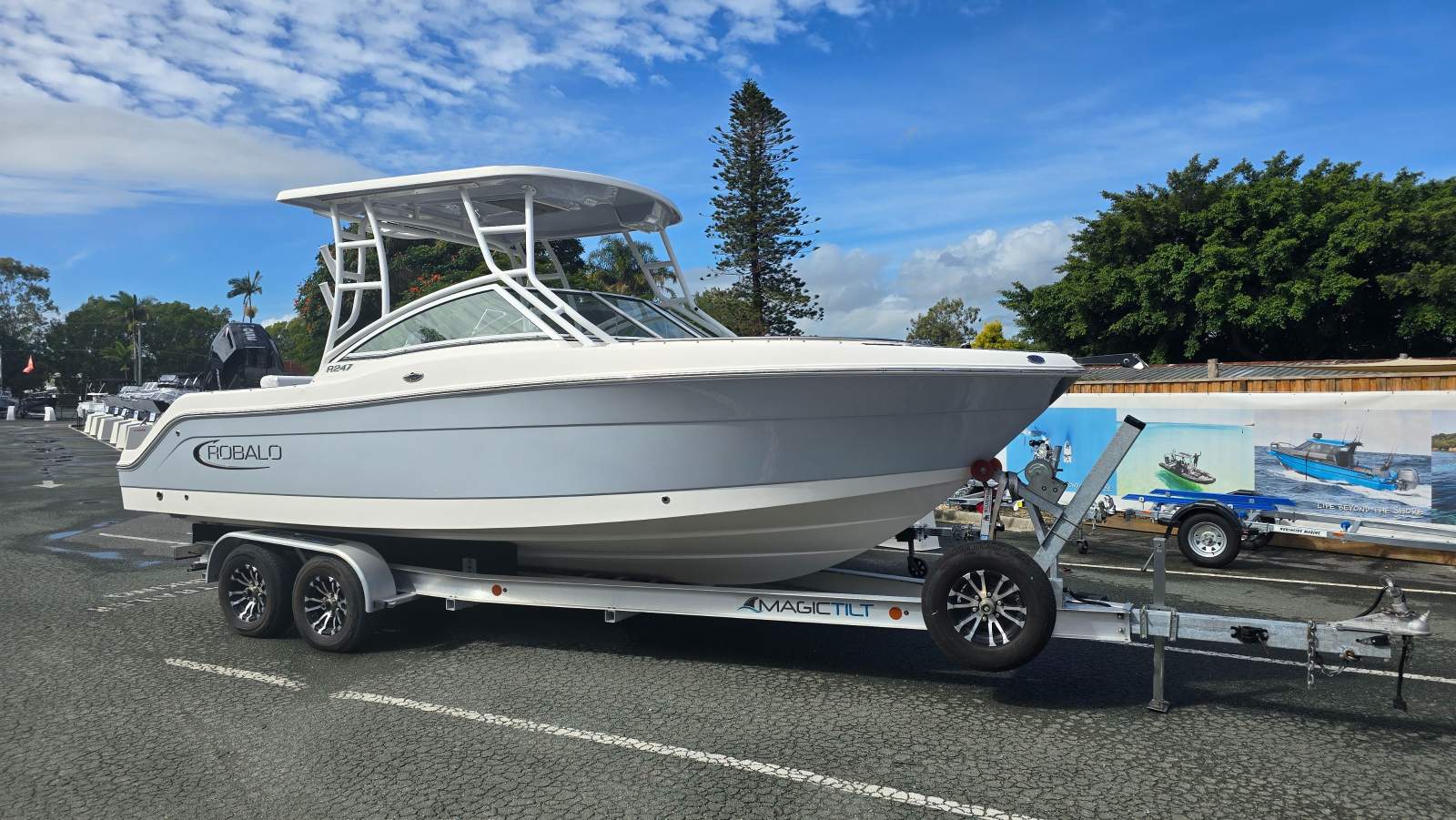 Robalo R247