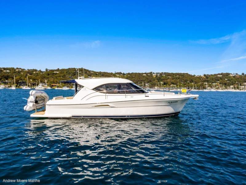 Riviera 3600 Sport Yacht