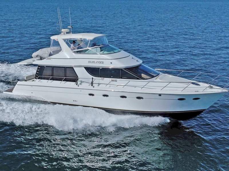 Carver 530 Voyager Once You're Aboard, You Won't Want to Leave