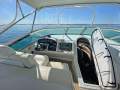 Carver 530 Voyager Once You're Aboard, You Won't Want to Leave:Flybridge helm