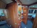 Carver 530 Voyager Once You're Aboard, You Won't Want to Leave:Companionway