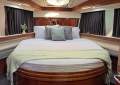 Carver 530 Voyager Once You're Aboard, You Won't Want to Leave:Forward guest stateroom
