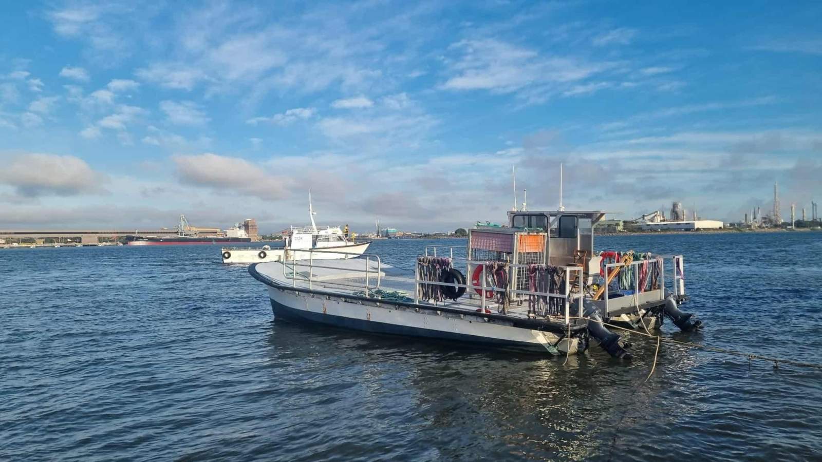 Powered Barge and Crane Package
