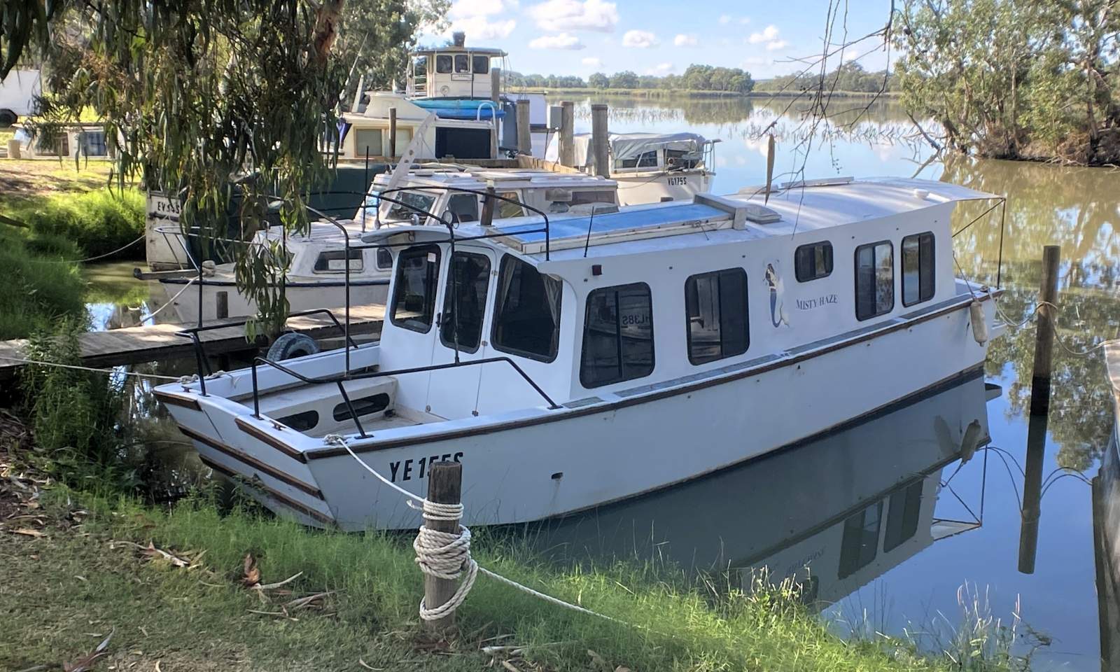 "Misty Haze" One Bed, One Bath, Houseboat, Cruiser