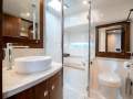 Riviera 6000 Sport Yacht Platinum Edition 2025