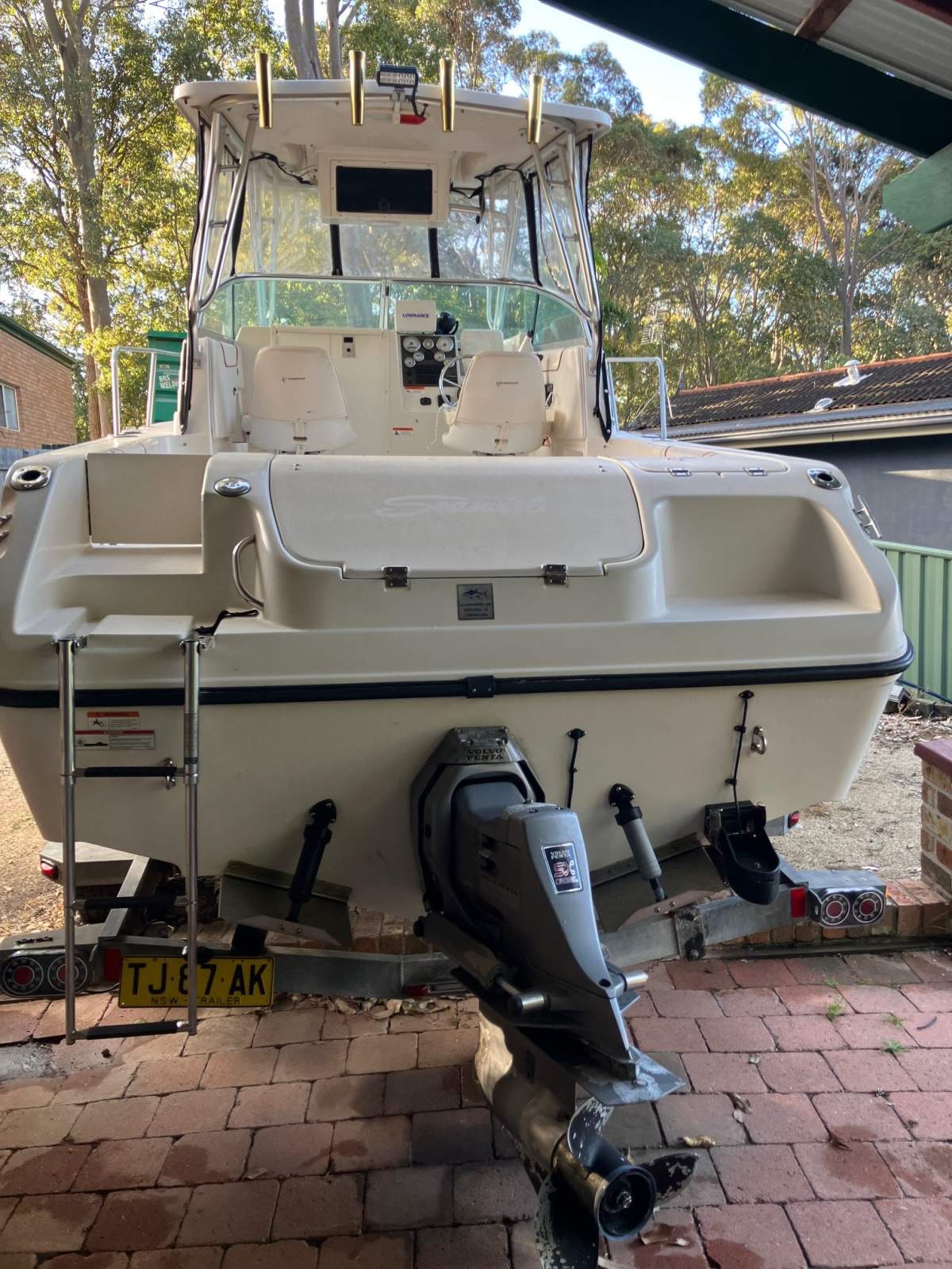Seaswirl Striper 2101 WA