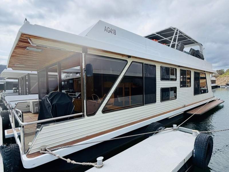 Gary Anderson Houseboat Genesis