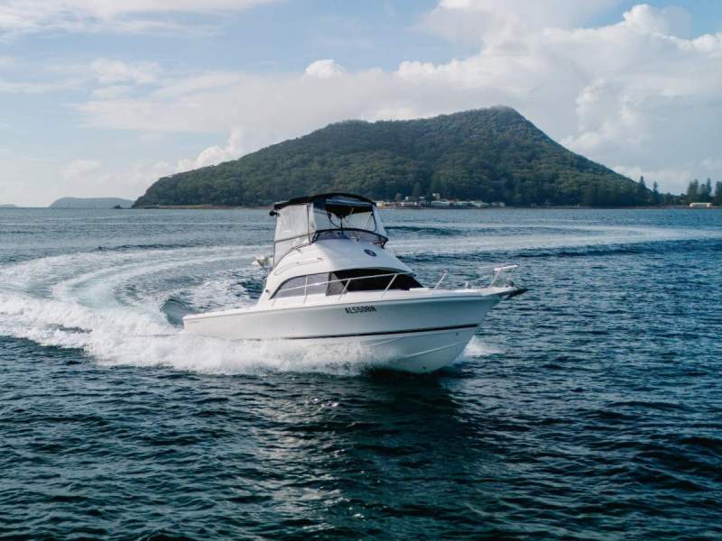 Caribbean 27 Flybridge Sports Fisherman, No Antifoul - Airdock included