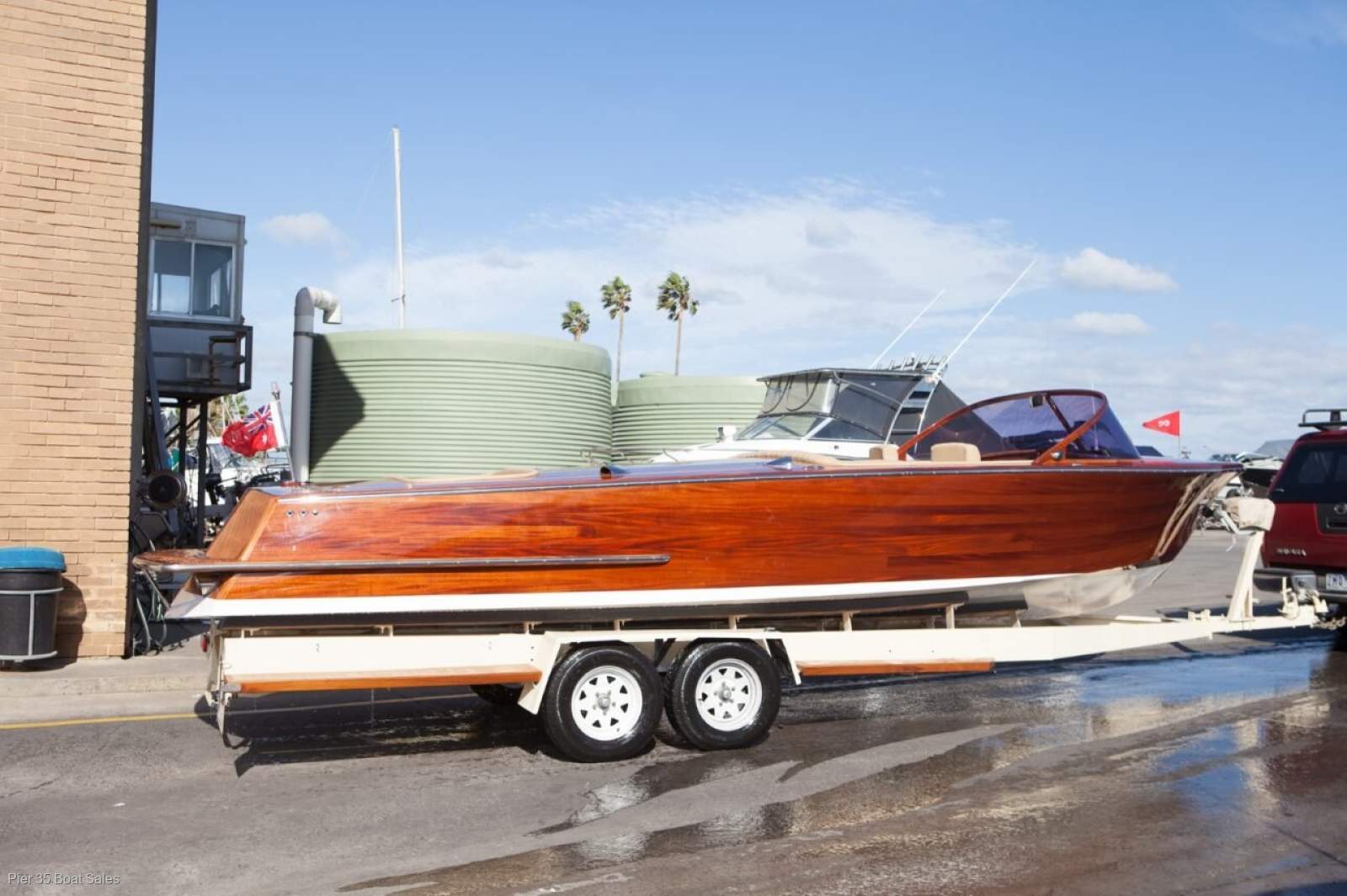 Custom TAHOE 24ft