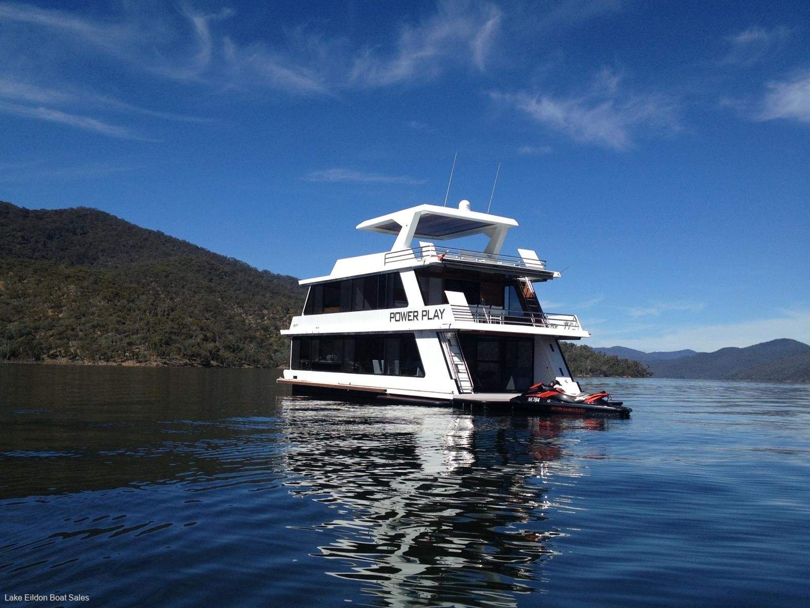 Power Play:Eildon Houseboat for Sale - Power Play