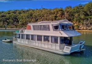 Broadwater Craft 60 Charter Houseboat