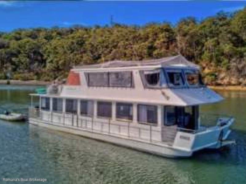 Broadwater Craft 60 Charter Houseboat