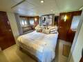 Riviera 5800 Sport Yacht