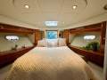 Riviera 5800 Sport Yacht