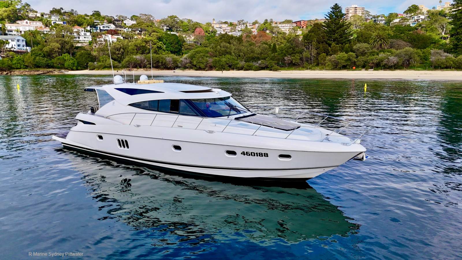 Riviera 5800 Sport Yacht