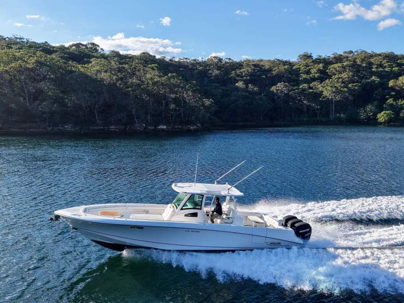 Boston Whaler 370 Outrage
