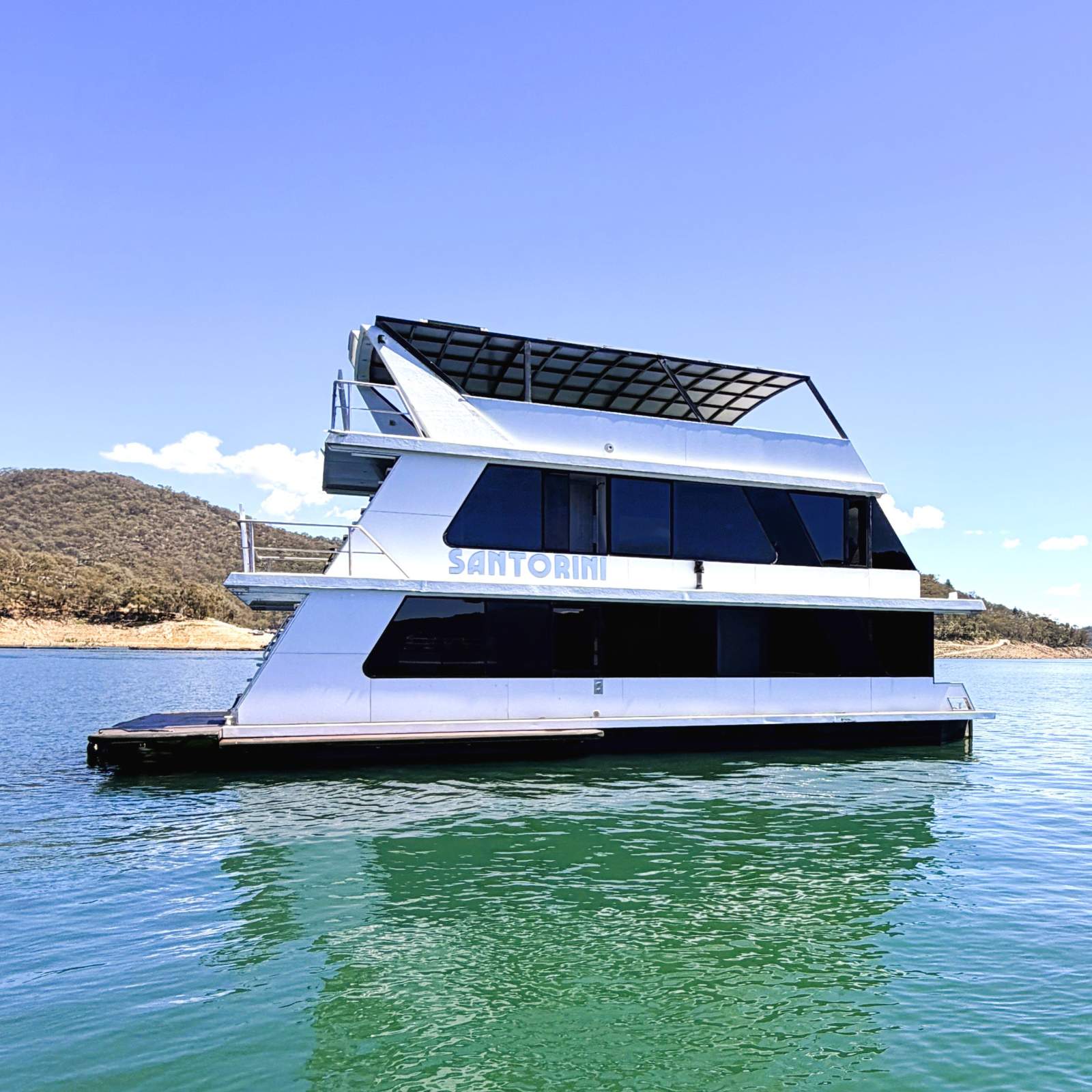 SANTORINI:Houseboats for Sale Eildon - Santorini