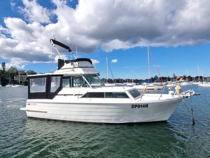 Mariner 26 Pacer Flybridge Cruiser
