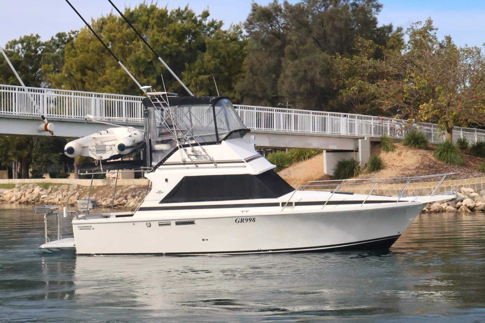 Bertram Caribbean 31 Flybridge Cruiser - Classic Diesel Offshore Performer!