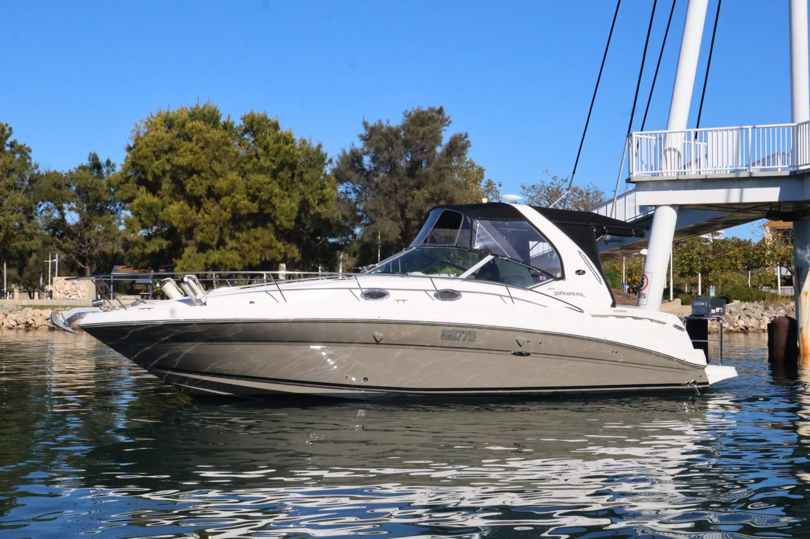 Sea Ray 355 Sundancer - Fresh service, antifoul and detail!