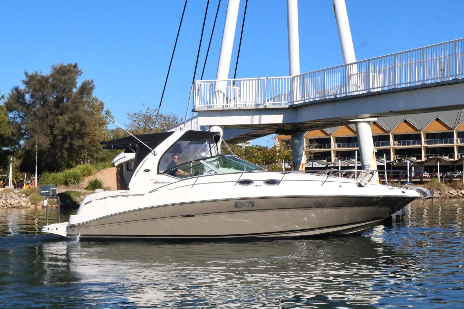 Sea Ray 355 Sundancer - Fresh service, antifoul and detail!