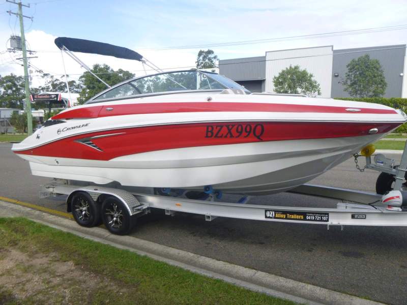 Crownline E235 BOW RIDER