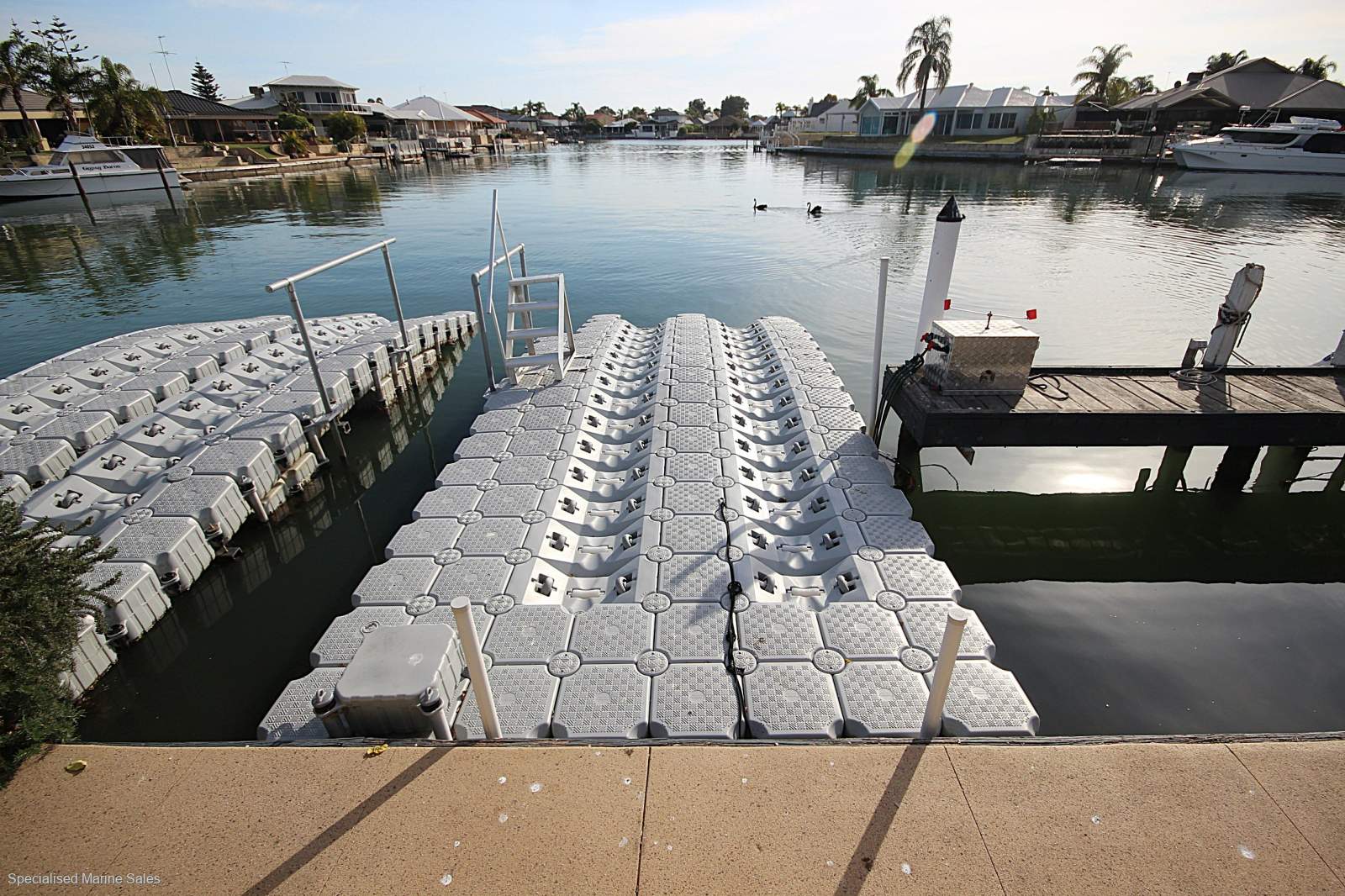 FLOAT DOCK SUIT UP TO 8m